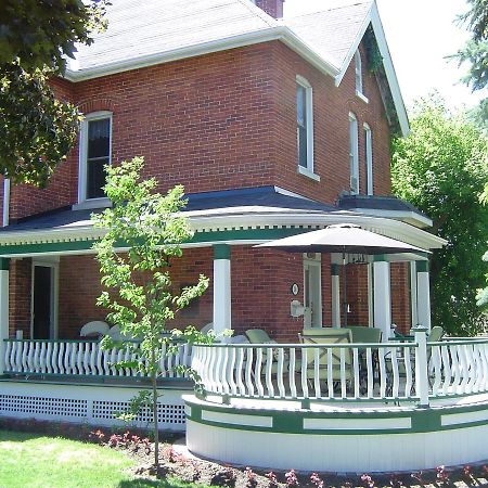 Clydesdale House Bed & Breakfast Barrie Exterior photo