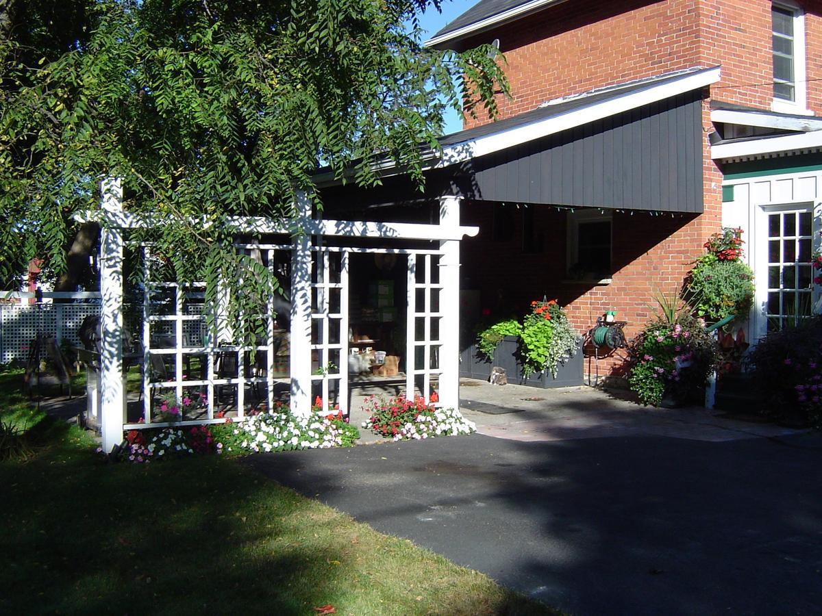 Clydesdale House Bed & Breakfast Barrie Exterior photo